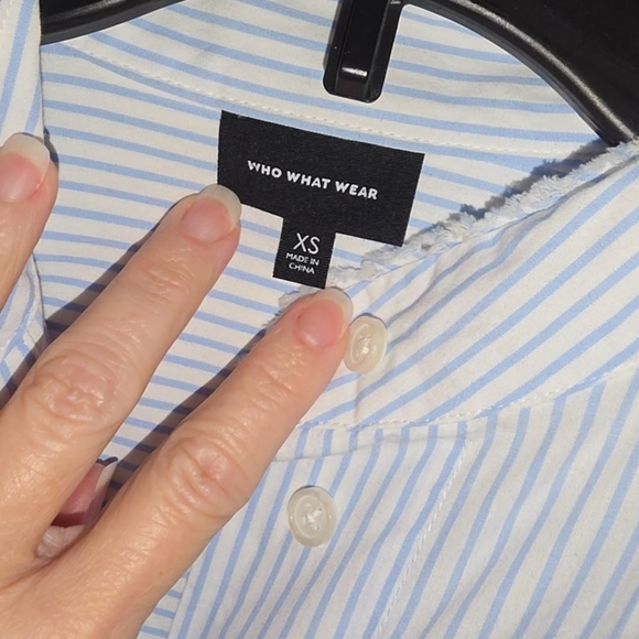 Who What Wear Light Blue Striped Button Down Shirt Size XS - Picture 5 of 5